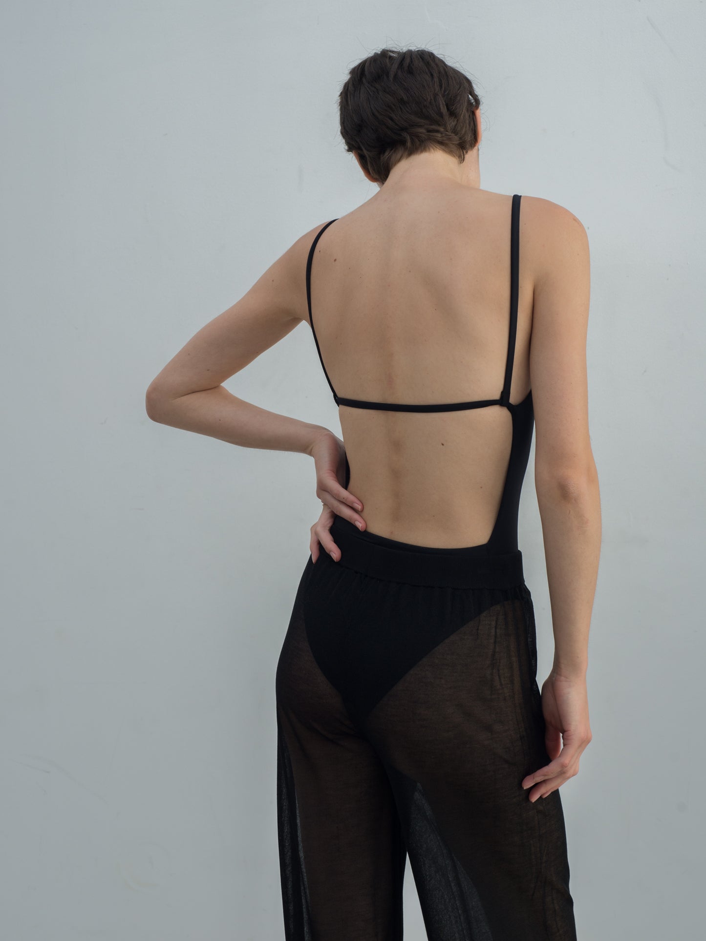 Lahuir 01 one piece | black